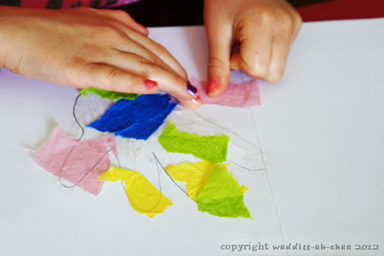 Atividade com papel crepom para o Dia das Crianças