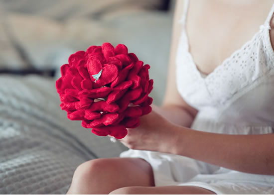 Bouquet de casamento com corações de feltro