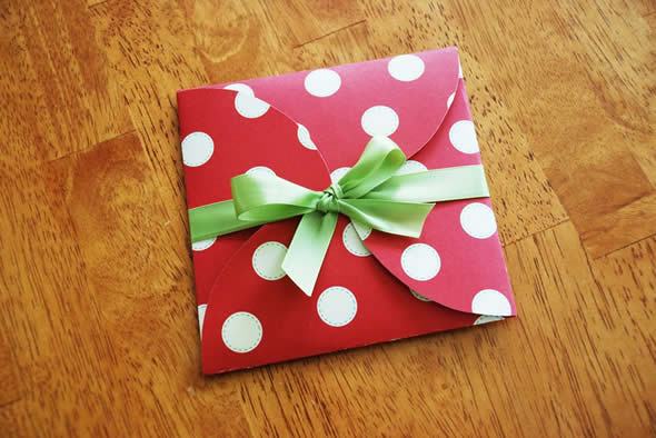 Como fazer uma linda caixinha de presente para Cartão de Natal
