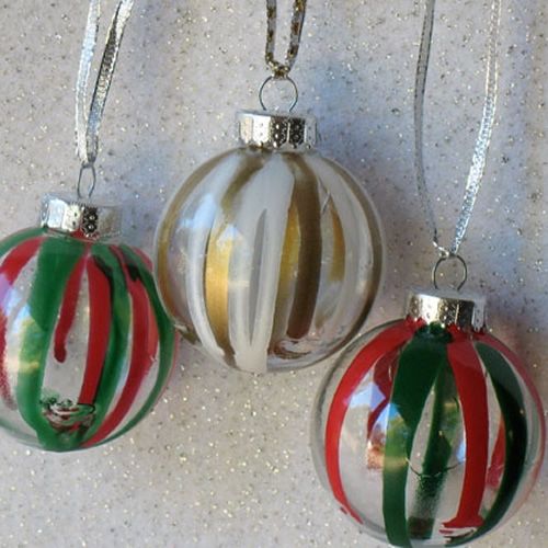 Bolas de Natal decoradas com tinta passo a passo