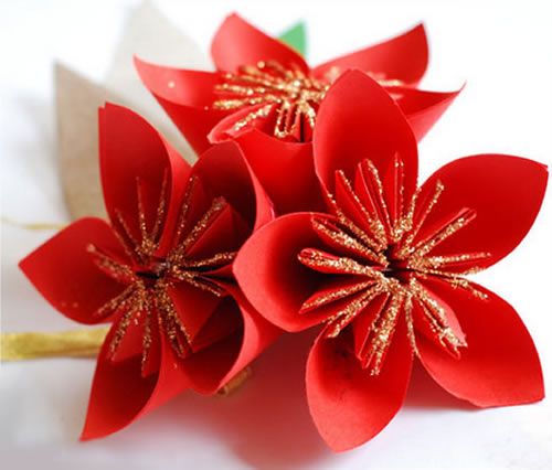 Flores de cartolina para decoração de Natal passo a passo