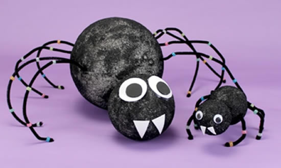 Aranha com Isopor para Decoração de Halloween