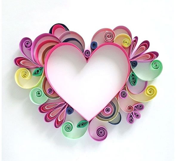 Decoração com Coração de Papel Colorido para o Dia das Mães
