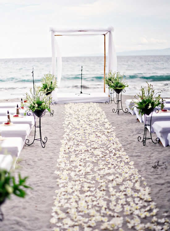 Altar para casamento na praia