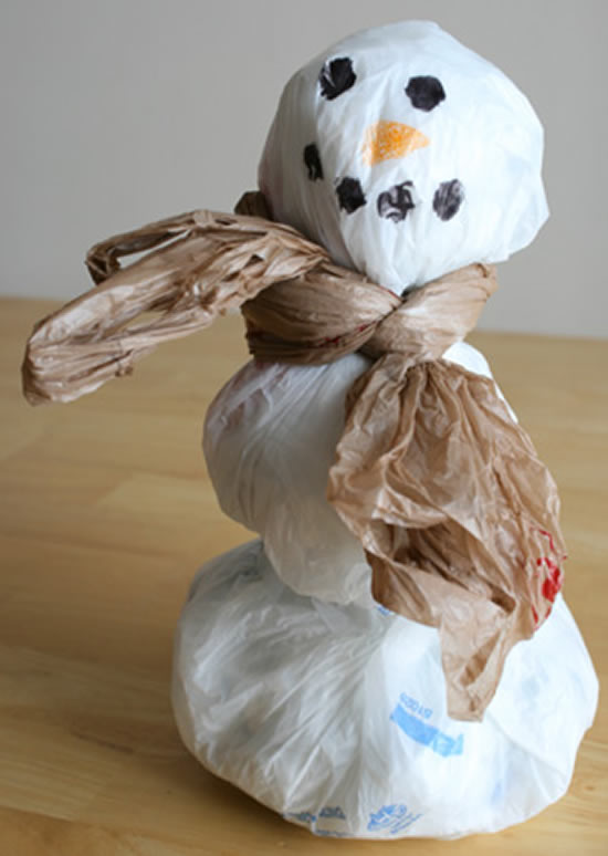Com reciclagem faça um lindo boneco de neve