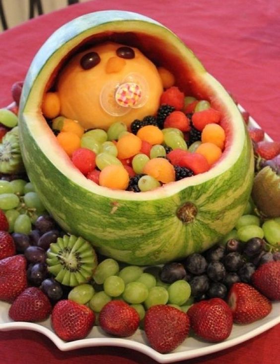 Decoração com melancia e frutas para o verão