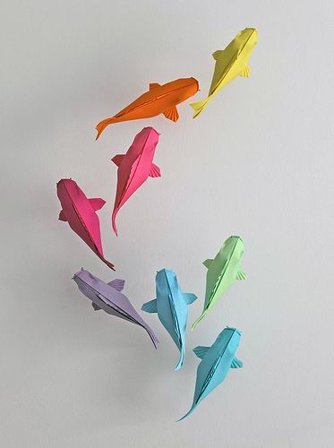 Decoração com carpas de origami