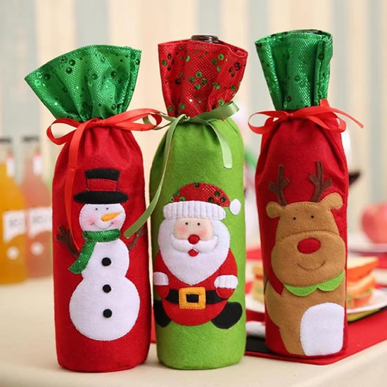 Roupinhas de tecido para garrafas no Natal