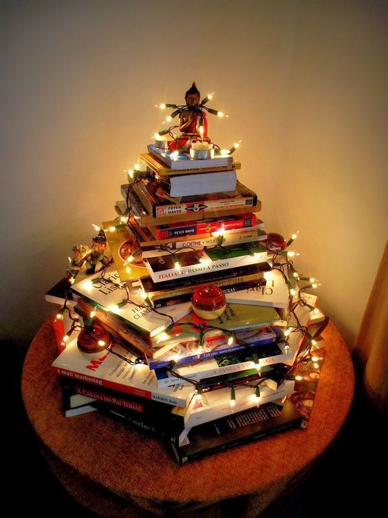 Árvore de natal com livros - Como fazer em casa Decoração para o NATAL