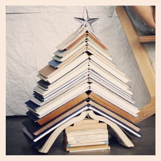 árvore de natal com livros