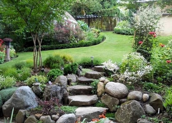 Escada com pedra para jardim