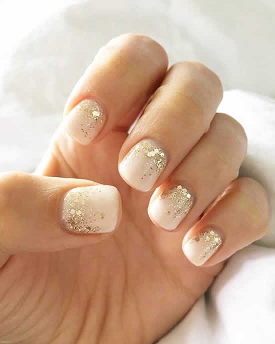 Unhas de gel com brilho