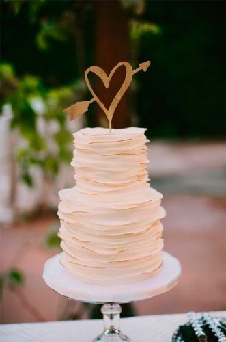 bolo de casamento simples com chantilly