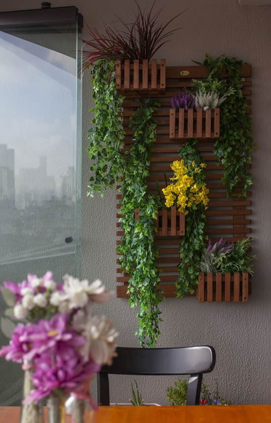 Painel de madeira para jardim vertical