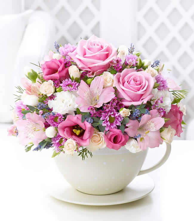 Decoração com Arranjo de Flores para Dia das Mães