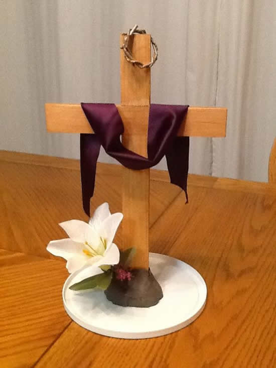 Decoração com Cruz para Páscoa Cristã