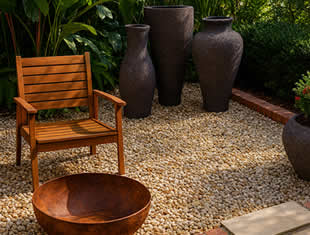 Linda Decoração com Seixos para Jardim