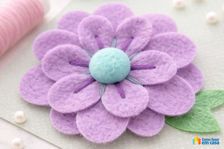 Decoração com Flores de Feltro